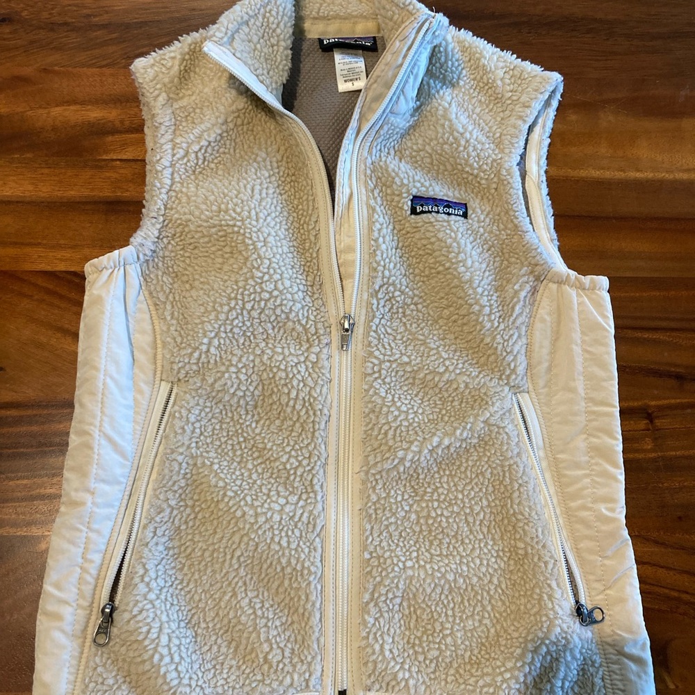 Patagonia Off-White Fleece Jacket